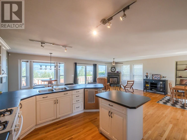 1893 Sandstone Drive, Penticton, BC, V2A 8Y6 - 15