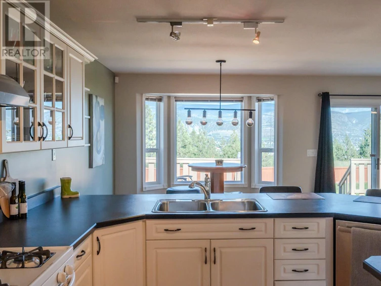 1893 Sandstone Drive, Penticton, BC, V2A 8Y6 - 16