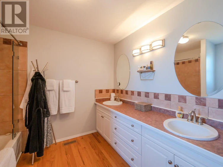 1893 Sandstone Drive, Penticton, BC, V2A 8Y6 - 28