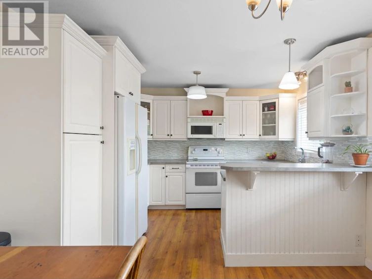 2169 Peters Road, West Kelowna, BC, V4T 2C3 - 8
