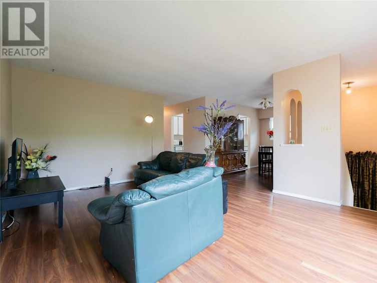 540 Wakesiah Avenue, Nanaimo, BC, V9R 3L1 - 14