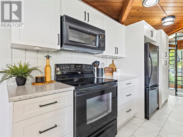2197 Lakeview Drive, Blind Bay, BC, V0E 2W2 - 10