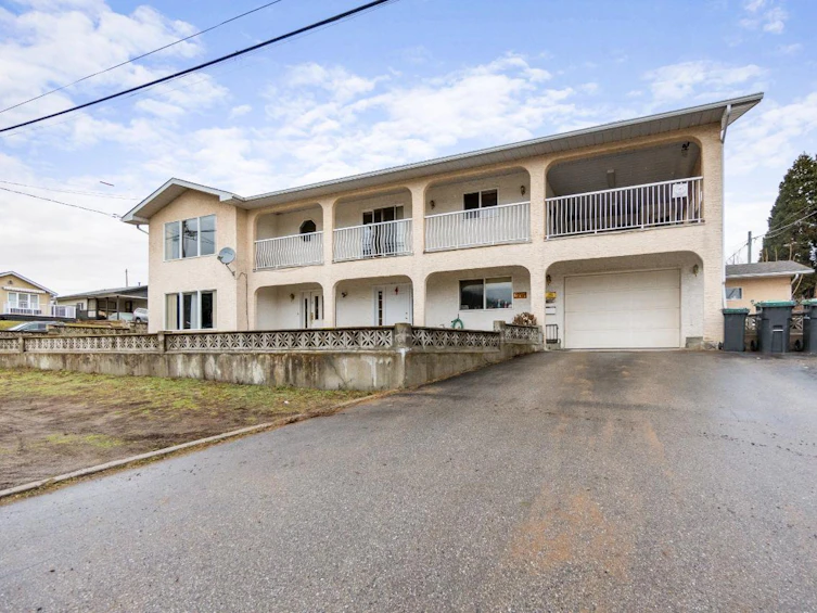 677 6th Street Street, Castlegar, BC, V1N 3Y6
