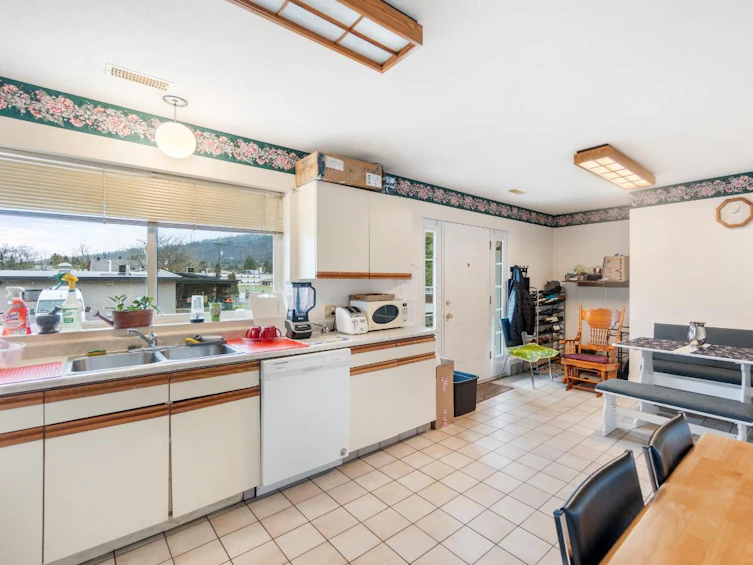 677 6th Street Street, Castlegar, BC, V1N 3Y6 - 29