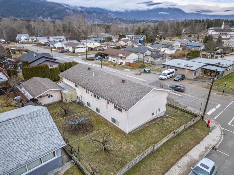677 6th Street Street, Castlegar, BC, V1N 3Y6 - 4