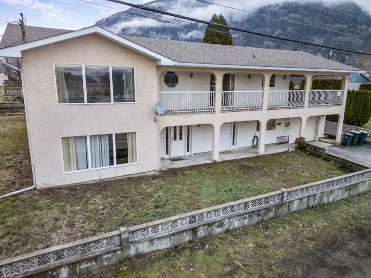 677 6th Street Street, Castlegar, BC, V1N 3Y6 - 42