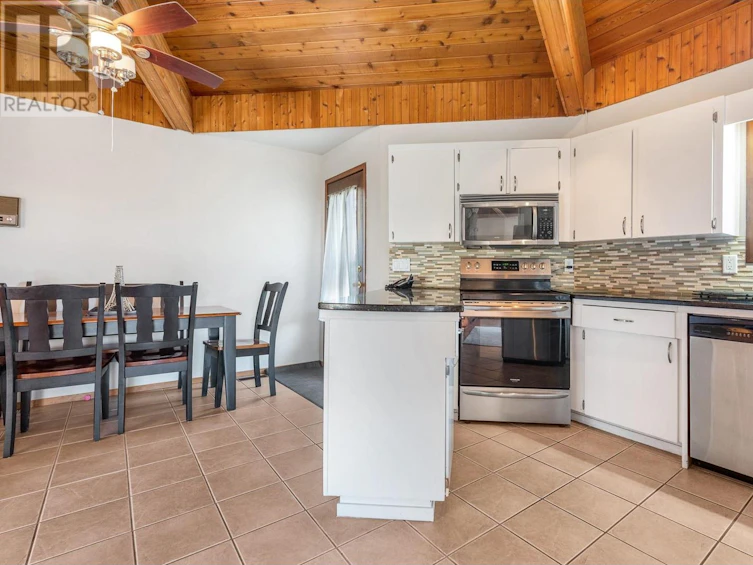 2100 40th Street, Vernon, BC, V1T 7P1 - 8