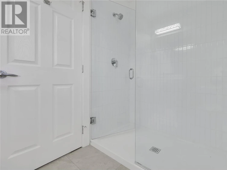 360 South Rio Drive, Kelowna, BC, V1V 2B1 - 37