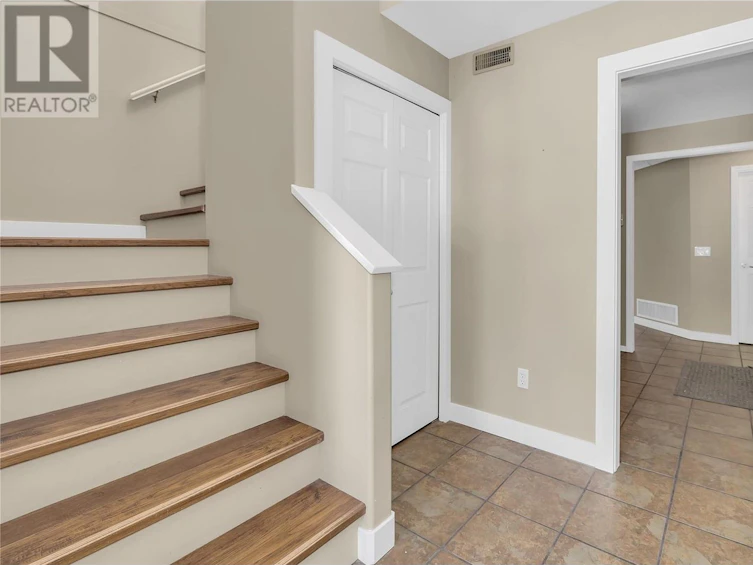 360 South Rio Drive, Kelowna, BC, V1V 2B1 - 45