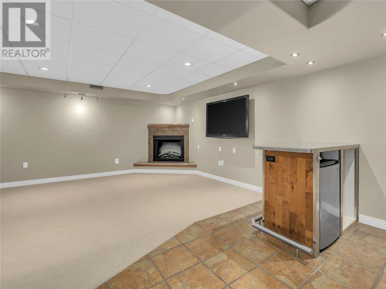 360 South Rio Drive, Kelowna, BC, V1V 2B1 - 48