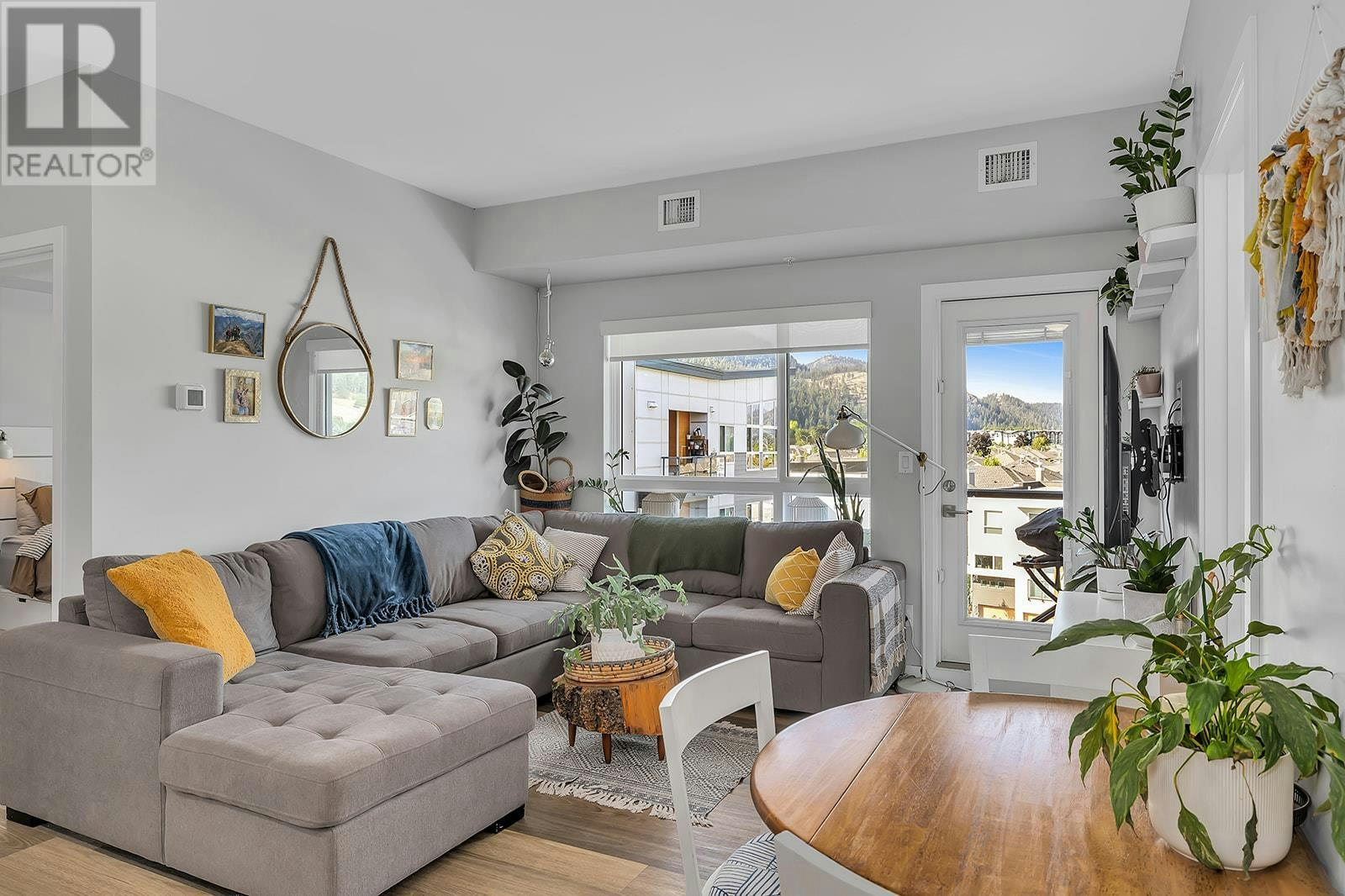 516-722 Valley Road, Kelowna, BC, V1V 0E2 - 3