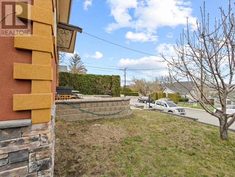 919 Dominion Street, Kamloops, BC, V2C 2Y3 - 42