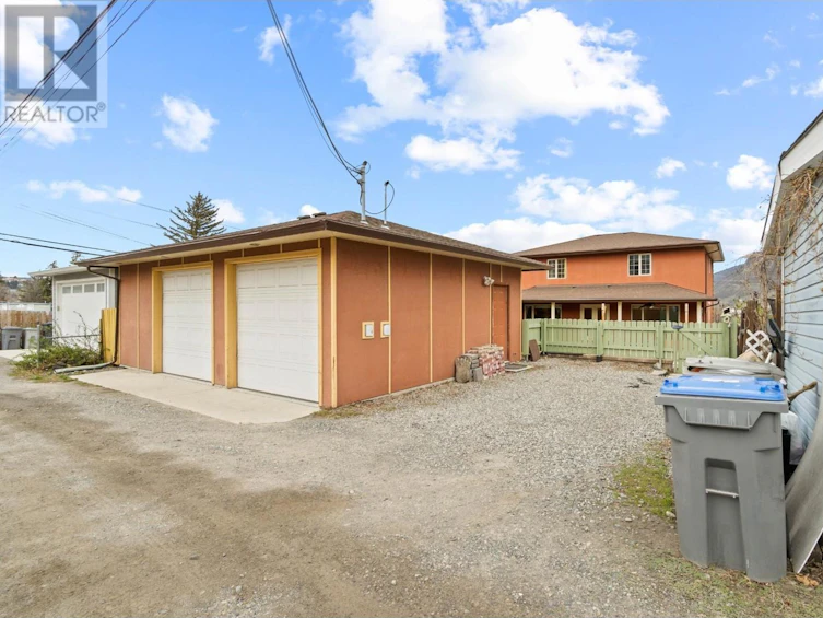 919 Dominion Street, Kamloops, BC, V2C 2Y3 - 73