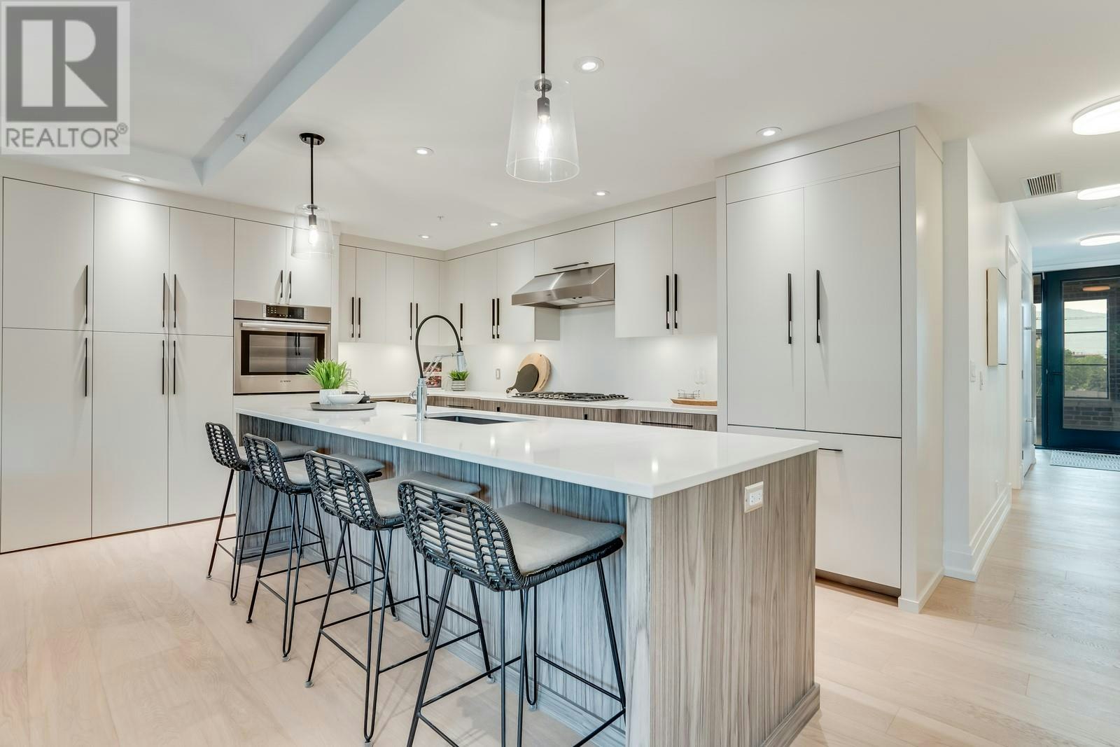 302-450 Groves Avenue, Kelowna, BC, V1Y 4Y5 - 3