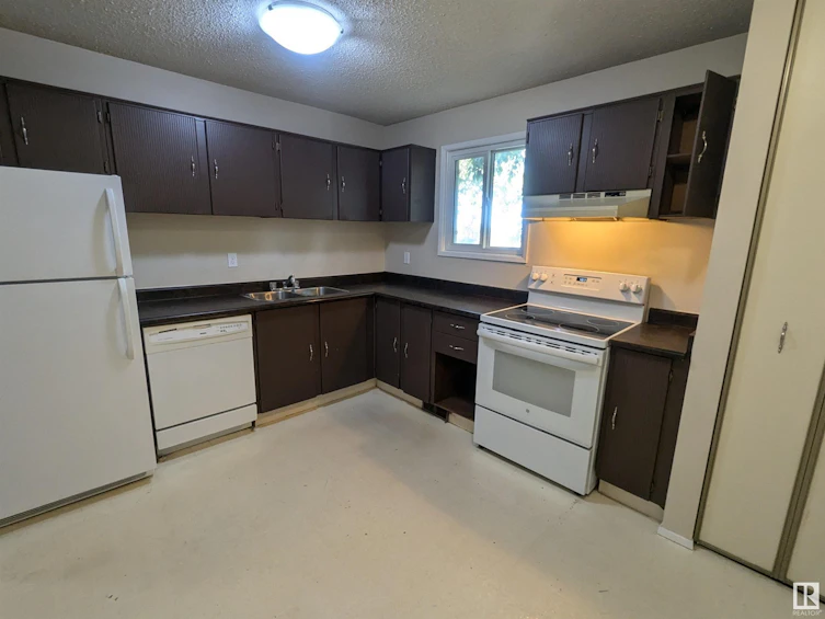 312-12416 161 Avenue NW, Edmonton, AB, T5X 4W6 - 9