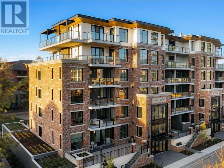 202-450 Groves Avenue, Kelowna, BC, V1Y 4Y5