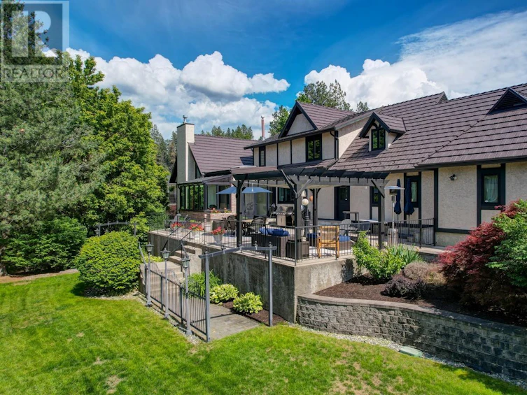 2560 Alberta Court, Kelowna, BC, V1W 2X8 - 55