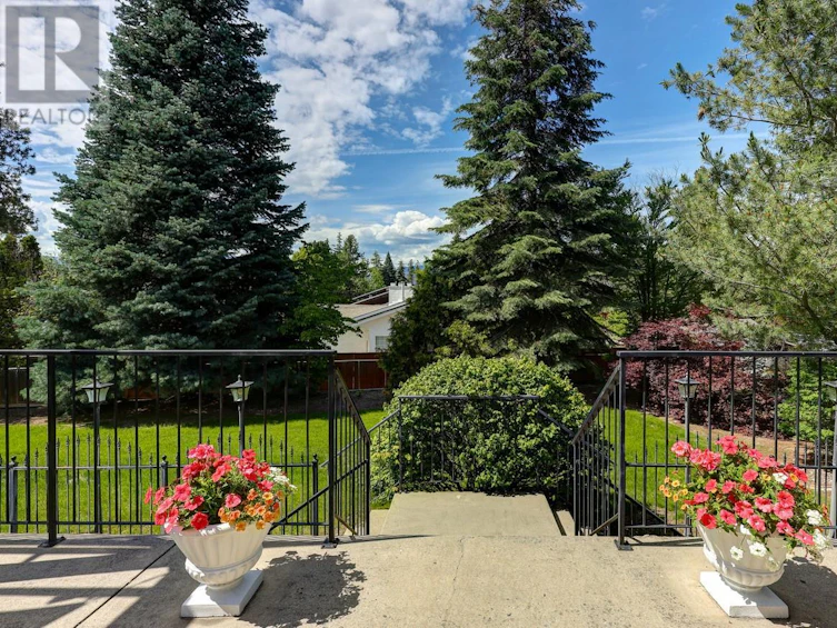 2560 Alberta Court, Kelowna, BC, V1W 2X8 - 61