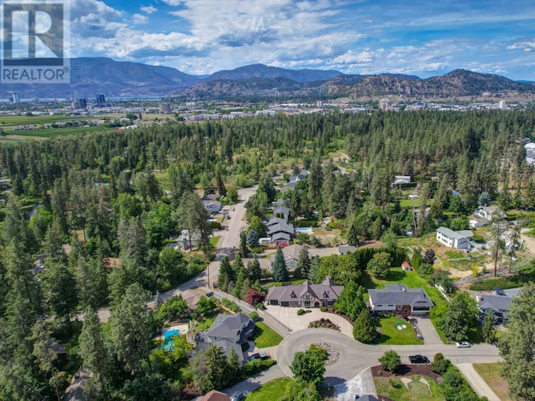 2560 Alberta Court, Kelowna, BC, V1W 2X8 - 70