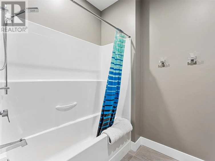 5678 Mountainside Court, Kelowna, BC, V1W 5L5 - 42