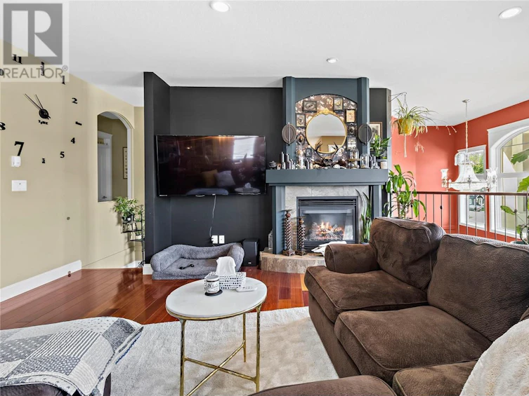 1700 Northeast 24 Street, Salmon Arm, BC, V1E 3M5 - 10