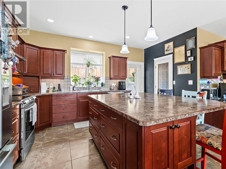 1700 Northeast 24 Street, Salmon Arm, BC, V1E 3M5 - 20