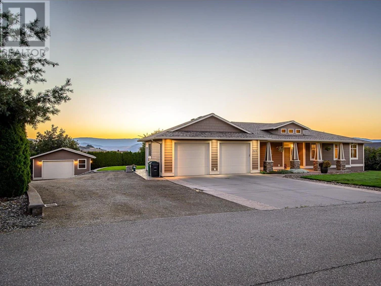 520 Crestview Drive, Coldstream, BC, V1B 2X6 - 4