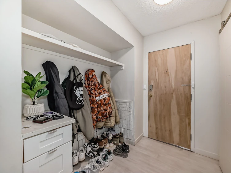 215-13910 Stony Plain Road NW, Edmonton, AB, T5N 3R2 - 10