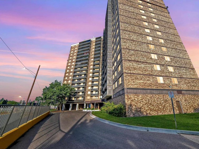 215-13910 Stony Plain Road NW, Edmonton, AB, T5N 3R2 - 2