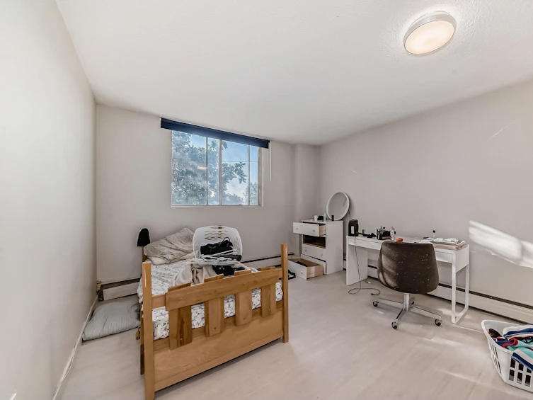 215-13910 Stony Plain Road NW, Edmonton, AB, T5N 3R2 - 32