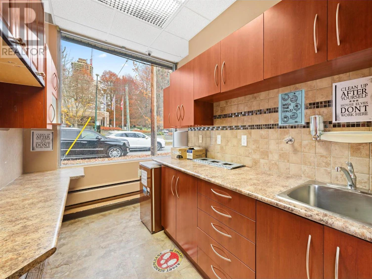 5301 Joyce Street, Vancouver, BC, V5R 4H3 - 13