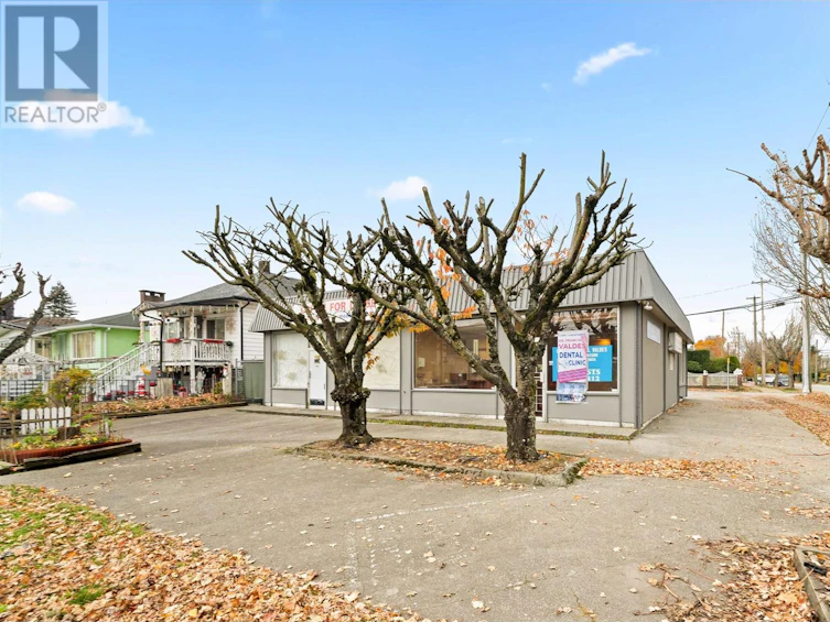 5301 Joyce Street, Vancouver, BC, V5R 4H3 - 17