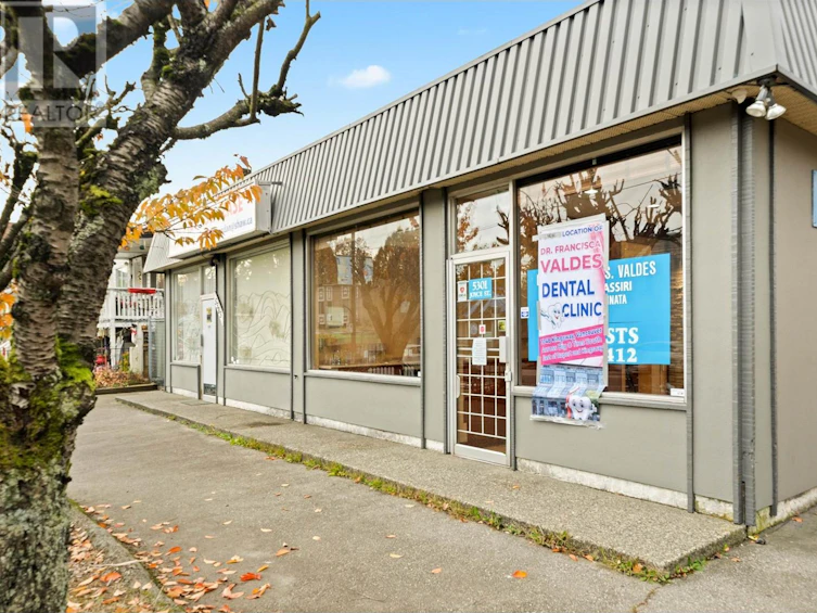 5301 Joyce Street, Vancouver, BC, V5R 4H3 - 2
