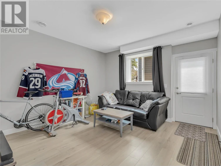 1402 Rocky Point Drive, Kelowna, BC, V1V 2Z9 - 30