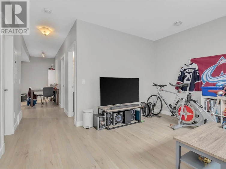 1402 Rocky Point Drive, Kelowna, BC, V1V 2Z9 - 31