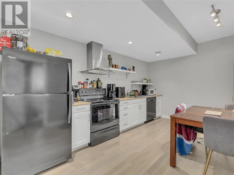 1402 Rocky Point Drive, Kelowna, BC, V1V 2Z9 - 32