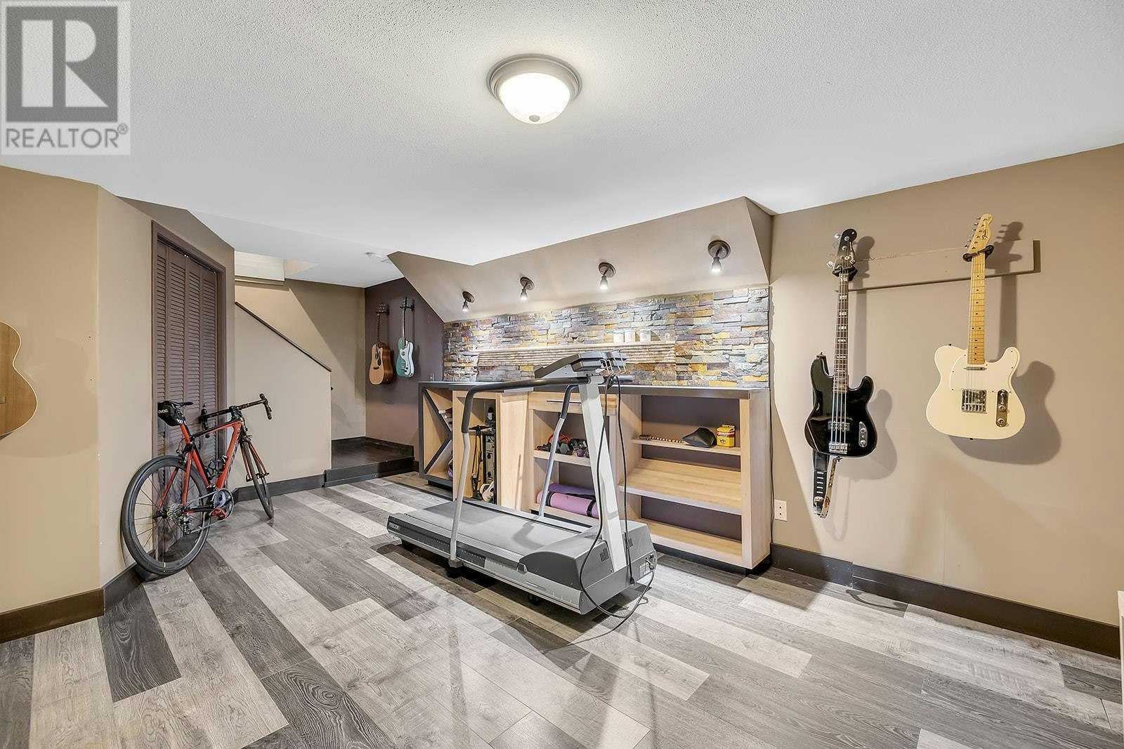 723 Cassiar Place, Kelowna, BC, V1V 1M6 - 32