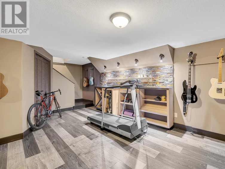 723 Cassiar Place, Kelowna, BC, V1V 1M6 - 32