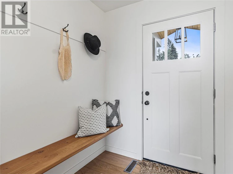 1841 Southeast 2nd Avenue, Salmon Arm, BC, V1E 1T8 - 4
