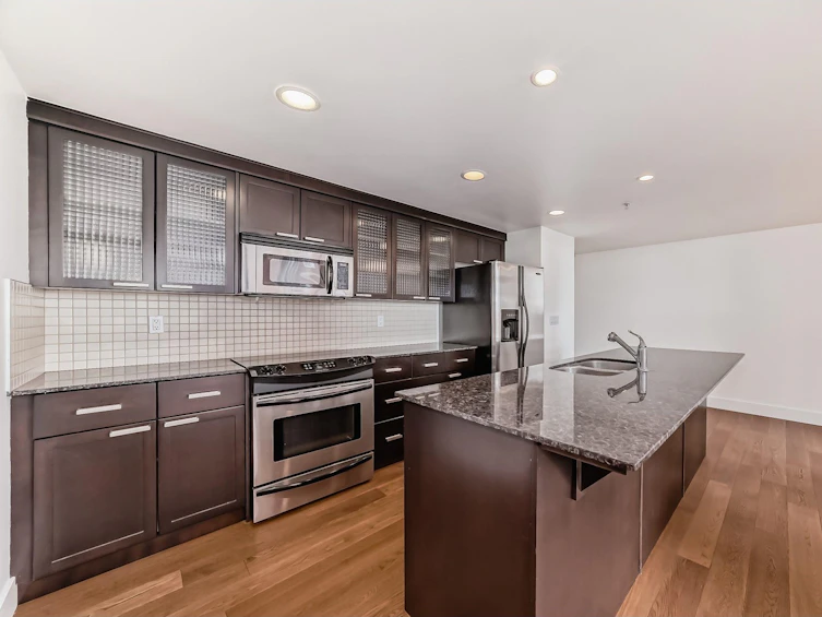 306-10028 119 Street NW, Edmonton, AB, T5K 1Y8 - 8