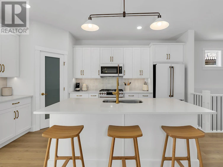 1890 Viewpoint Crescent, Westbank, BC, V1Z 4E1 - 8