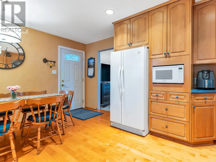 905 Crestwood Drive, Coquitlam, BC, V3J 5S4 - 15