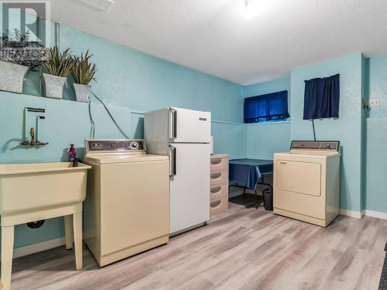 905 Crestwood Drive, Coquitlam, BC, V3J 5S4 - 31