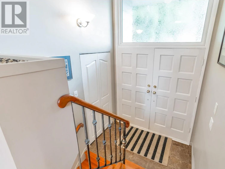 905 Crestwood Drive, Coquitlam, BC, V3J 5S4 - 6