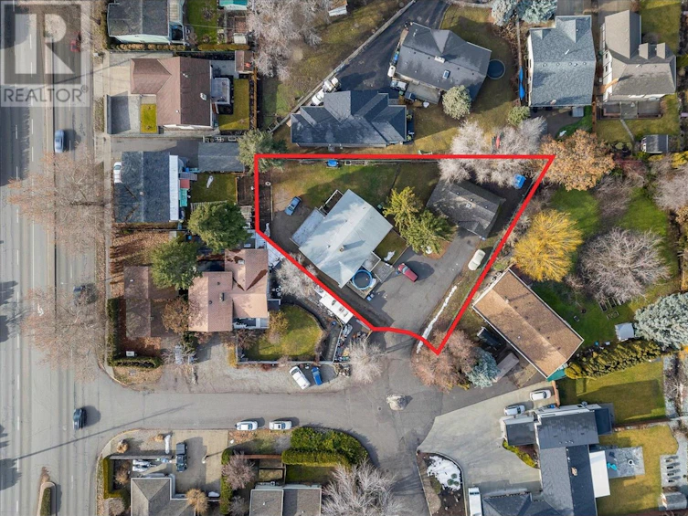 1402 / Lot 1 & 2-1404 Inkar Road, Kelowna, BC, V1Y 8H7 - 2