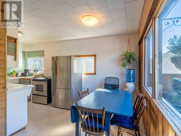 2044 Paul Lake Road, Kamloops, BC, V2H 1N8 - 16