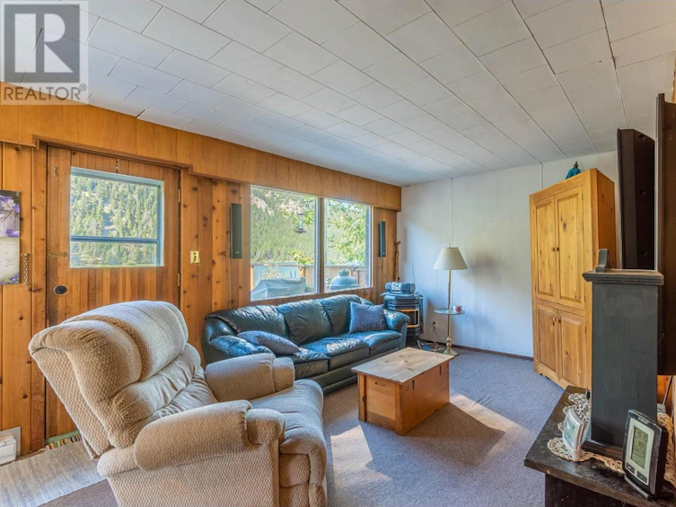 2044 Paul Lake Road, Kamloops, BC, V2H 1N8 - 9