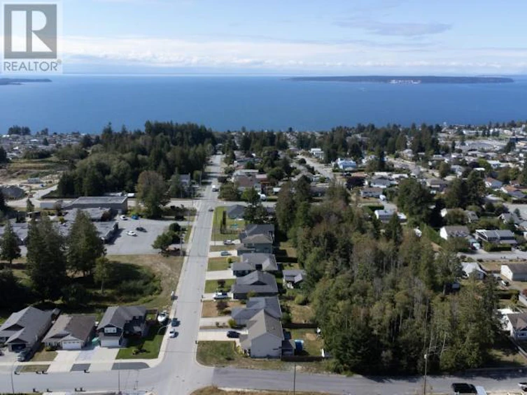 7313 Kemano Street, Powell River, BC, V8A 0A8 - 10