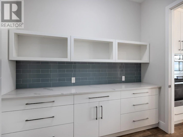 557 Acadia Street, Kelowna, BC, V1V 0A8 - 9