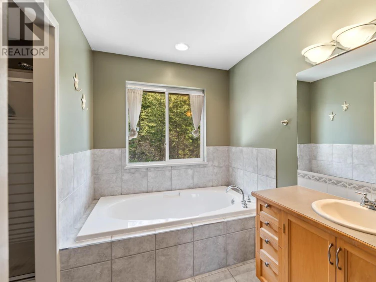 4942 Woodland Court, Kamloops, BC, V2C 6V5 - 30